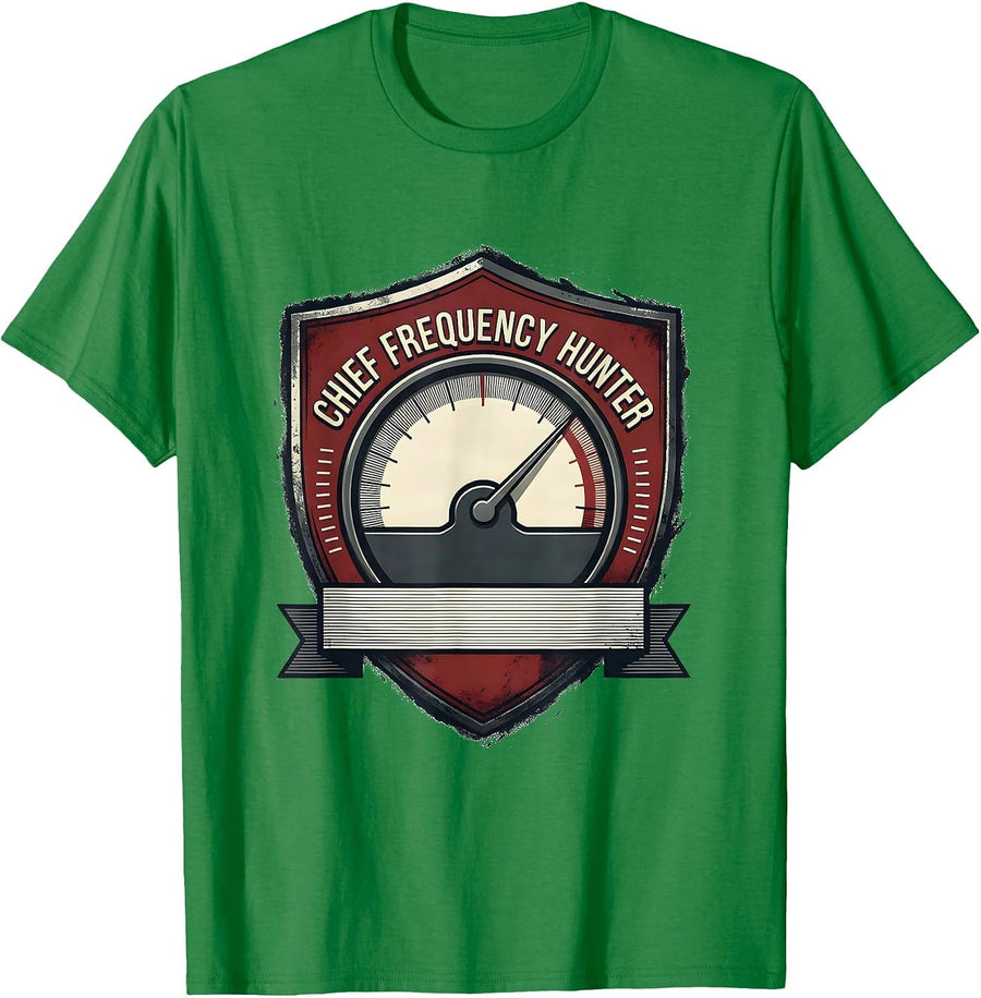 Men's Chief Frequency Hunter Funny Ham Radio Operator Hobbyist T-Shirt - Kelly Green