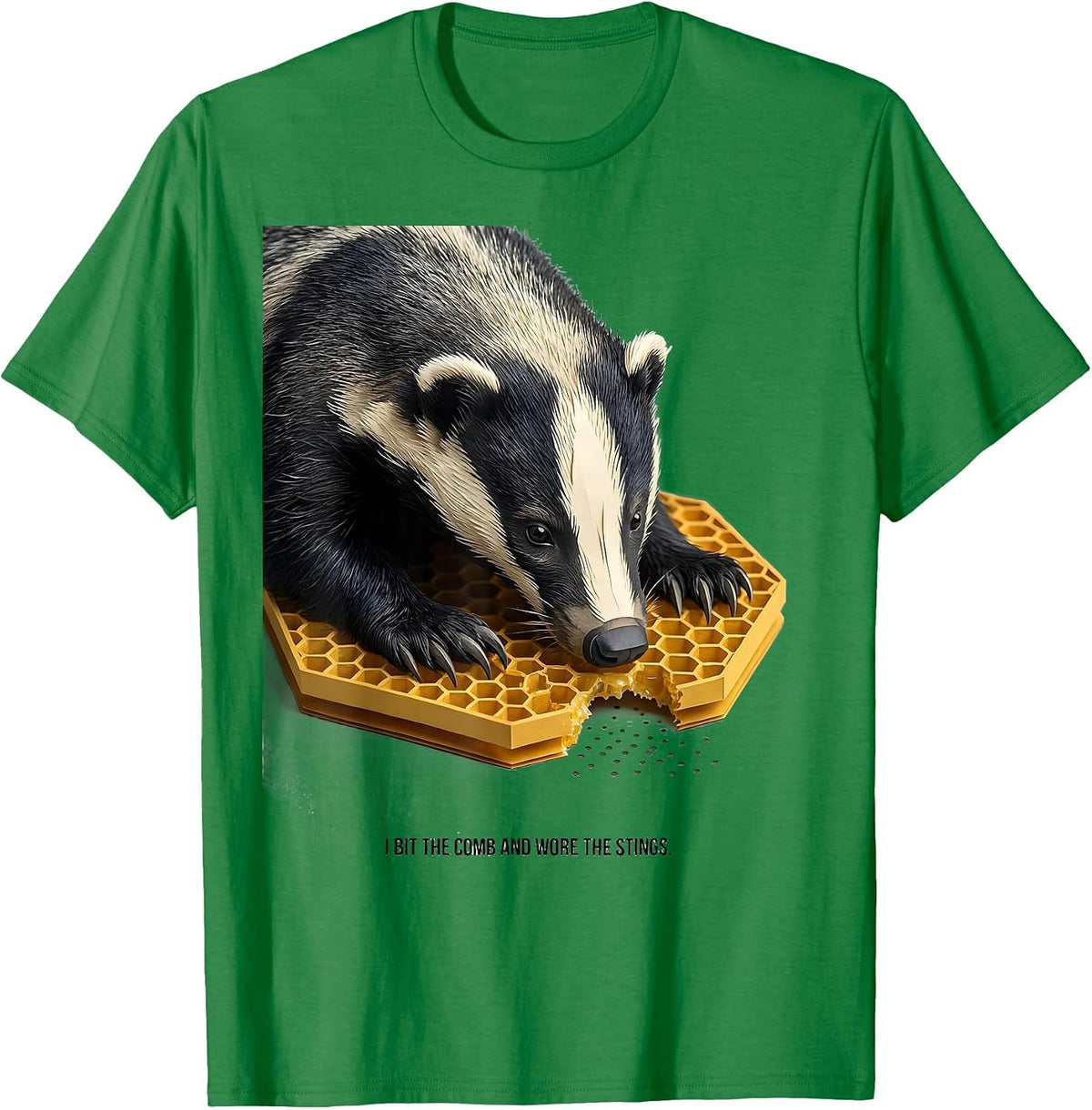 Men's I Bit The Comb And Wore The Stings Funny Honey Badger Animal T-Shirt - Kelly Green